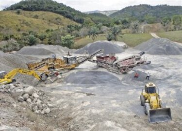 Minas y canteras suben 29%