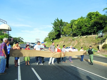 Sin cancelar $460 mil por ensanche vial