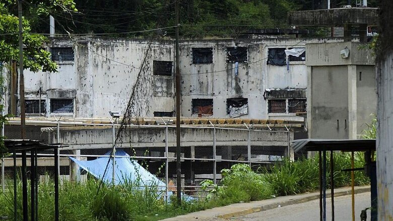 ‘Mi hermano desapareció y al mes lo acusaron de mercenario’: la incertidumbre que rodea a las decenas de colombianos que están siendo detenidos en Venezuela