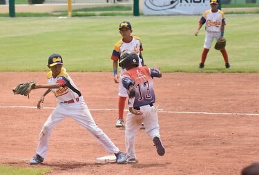 Panamá B y Colombia salen airosos en jornada inaugural