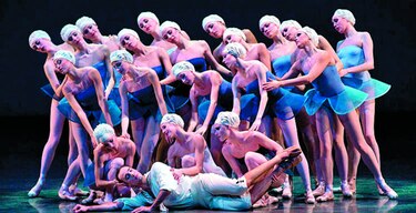 Líder del Ballet NY es acusado