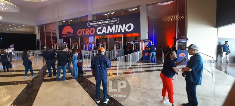 El Movimiento Otro Camino ratifica a Lombana como candidato presidencial