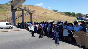 Maestros y padres de familia de San Félix exigen reparación de escuela