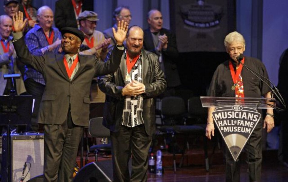 Muere Donald ‘Duck’ Dunn, Bajista de Booker T.