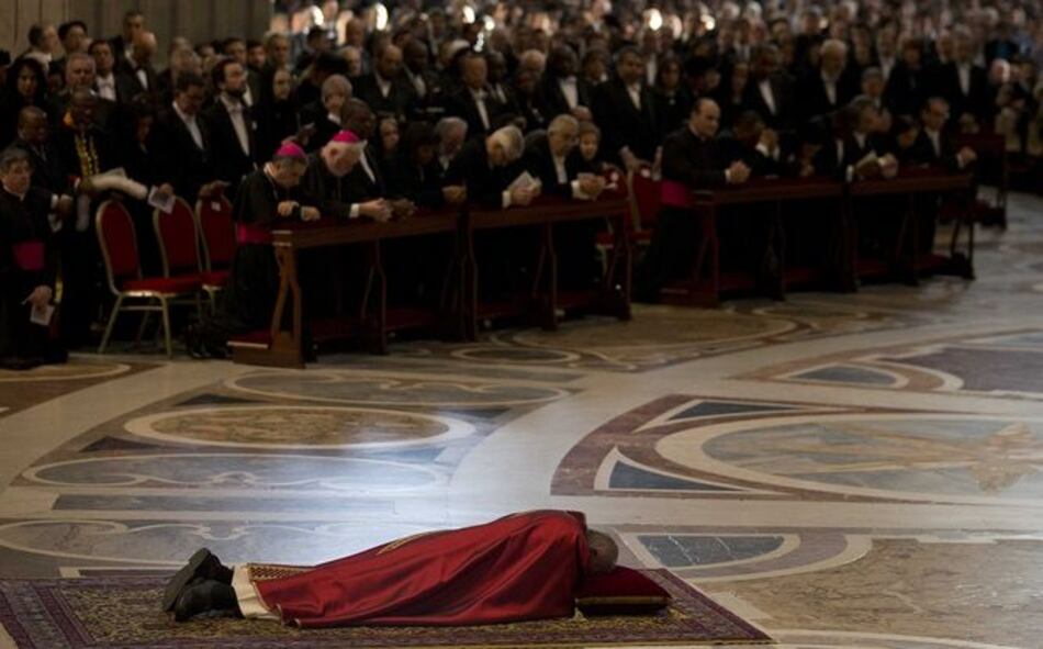 El Papa denuncia en el viacrucis las lacras que afligen el mundo