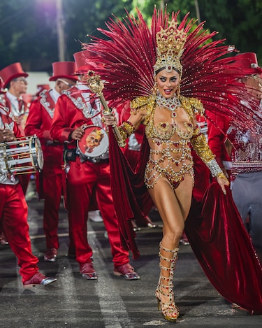 La moda de Dolce & Gabbana brilla en el triunfo de la escuela de samba ‘Unidos do Viradouro’ en el Carnaval de Río 2026