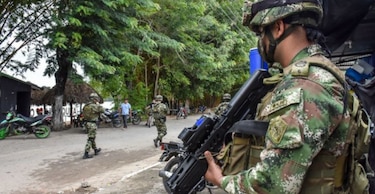 Más de 20 muertos por choques entre ELN y disidencias de las FARC