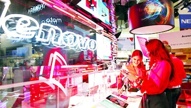 Fabricante de PC Lenovo repunta tras enfrentar virus