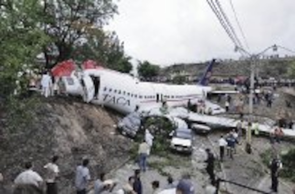 Avión de TACA se accidenta