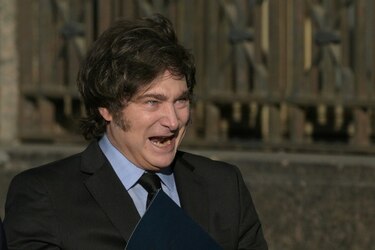 Milei agradece a Estados Unidos por la ‘extracción’ de asilados en embajada argentina en Caracas