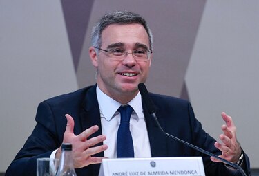 Pastor evangélico aliado de Bolsonaro asume como juez de Corte Suprema de Brasil