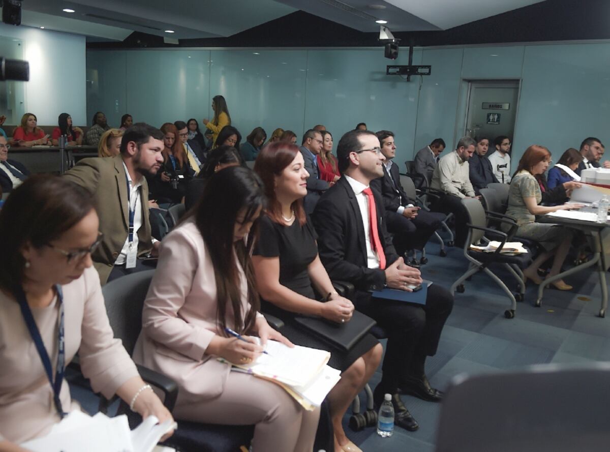 Representantes de empresas contratistas del Estado y aseguradoras fueron algunos de los sectores que estuvieron pendientes de los cambios a ley de contrataciones públicas. Raúl Valdés