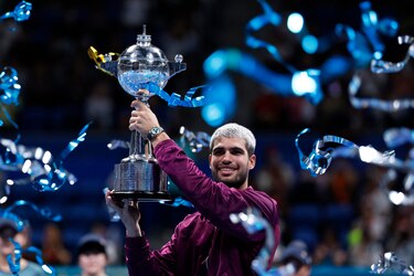 Alcaraz vence a Fritz y conquista octavo título del año en Tokio