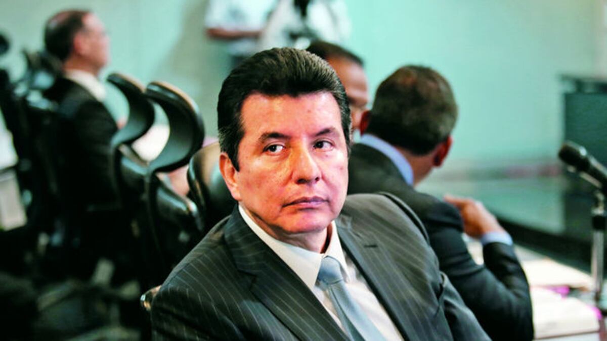 Alejandro Moncada Luna en una de las audiencias en la subcomisión de garantías.