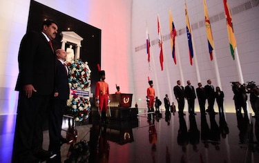Maduro condecora a los cinco agentes cubanos liberados por EU
