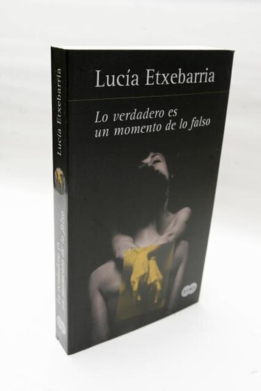 Lucía Etxebarría dejará de escribir por culpa de la piratería