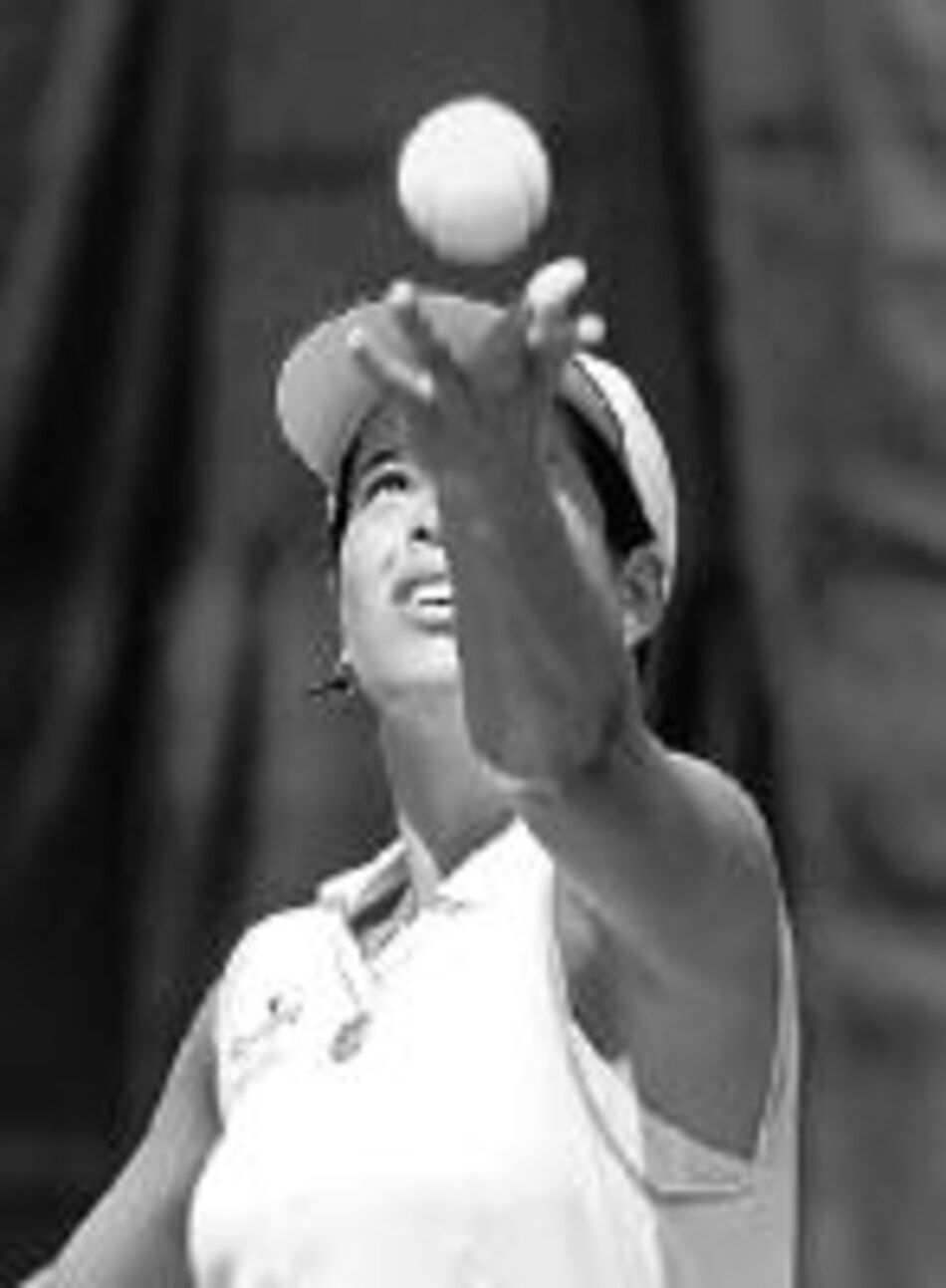 En duda participación de tenista María Vento