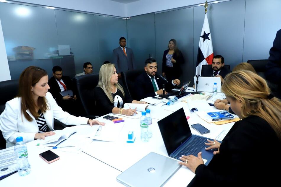 Reformas al Reglamento Interno de la Asamblea: ¿adiós a los diputados que cobran sin asistir?