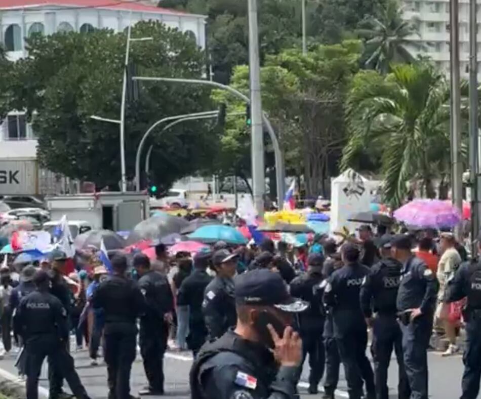‘Nuestros salarios no son negociables’: educadores desafían a la Contraloría de la República tras 57 días de huelga