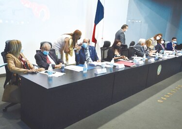 Reformas, a espaldas del pueblo y a la talla de los diputados, otra vez