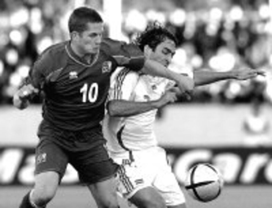 España sacó pálido empate ayer