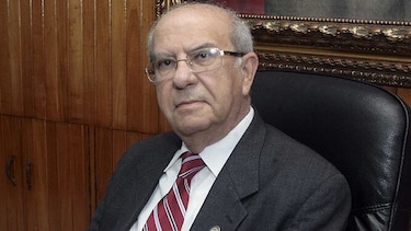 Juez se acoge a plazo de 30 días para decidir si llama a juicio a exrector Gustavo García de Paredes
