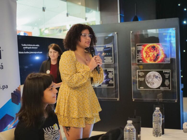 ‘Con el lente hacia la Tierra’: Científicas de la NASA inspiran a jóvenes panameñas