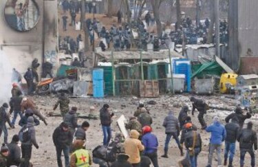 Yanukovich llama al diálogo tras violencia