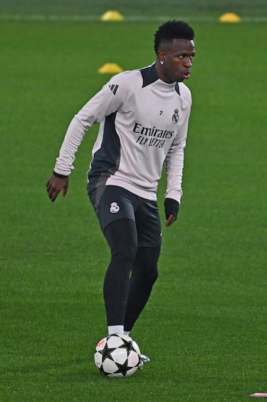 Ancelotti: ‘Vinicius está bien, pero valoraremos tras el entrenamiento’