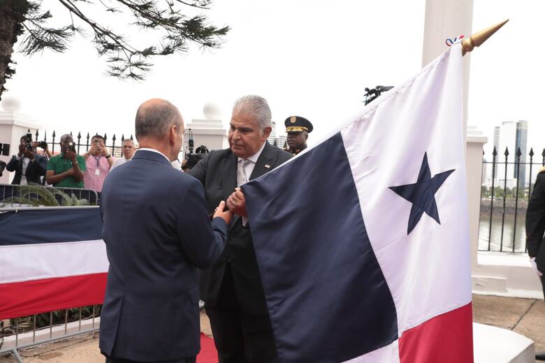 Mulino reconoce que no puede reducir la planilla estatal ‘de un día para otro’