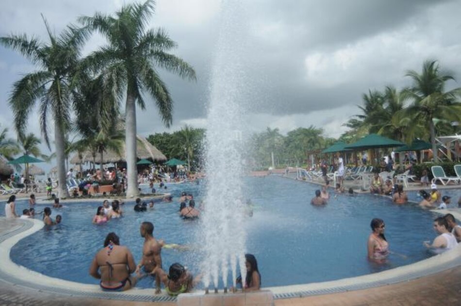 Grupo Terranum compra la cadena de hoteles Decameron en América Latina