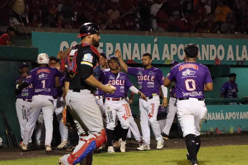 Al rojo vivo: Coclé y Bocas del Toro definen la serie final en el Rod Carew