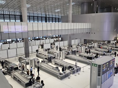 Estados Unidos elimina la regla de quitarse los zapatos en los controles aeroportuarios; Panamá tampoco lo exigirá