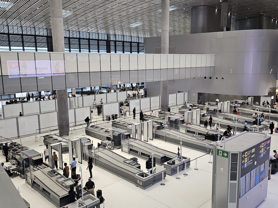 Estados Unidos elimina la regla de quitarse los zapatos en los controles aeroportuarios; Panamá tampoco lo exigirá