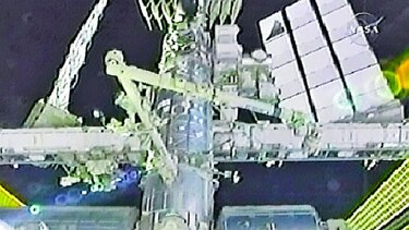 A observar la estación espacial en la cinta