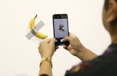 Se comen una ‘banana artística’ de 120 mil dólares