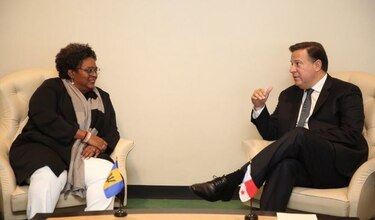 Primera ministra de Barbados se reúne con Juan Carlos Varela