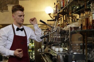Starbucks debuta en Italia con cafetería de alta gama