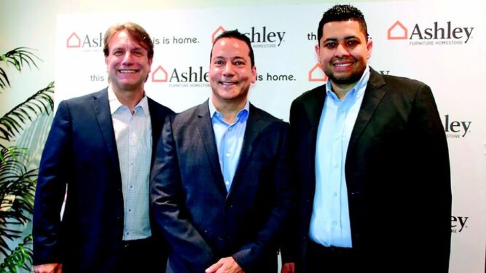 Ashley Furniture HomeStore inaugura su nuevo espacio en Altaplaza Mall