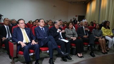 Presidente Cortizo se reúne con la Comisión de Estado por la Justicia