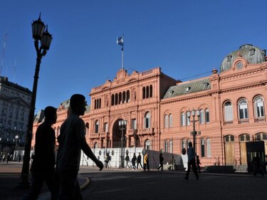 Jefe de Gabinete de Argentina apuesta al diálogo para luchar por presidencia