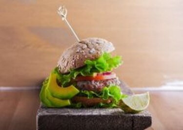 La 'mejor' hamburguesa, un trofeo que será disputado entre chefs a punto de sazón