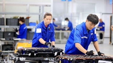 Cómo China ganó con sorprendente rapidez la carrera mundial por las baterías para vehículos eléctricos