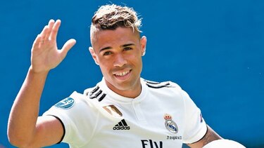 Mariano llega como el último fichaje del Real Madrid