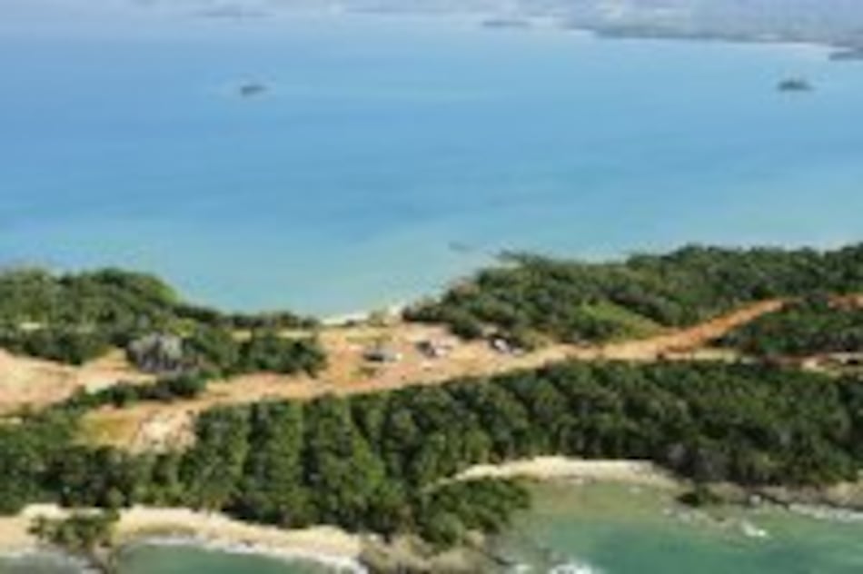 Relleno de isla pone en peligro paso de ballenas