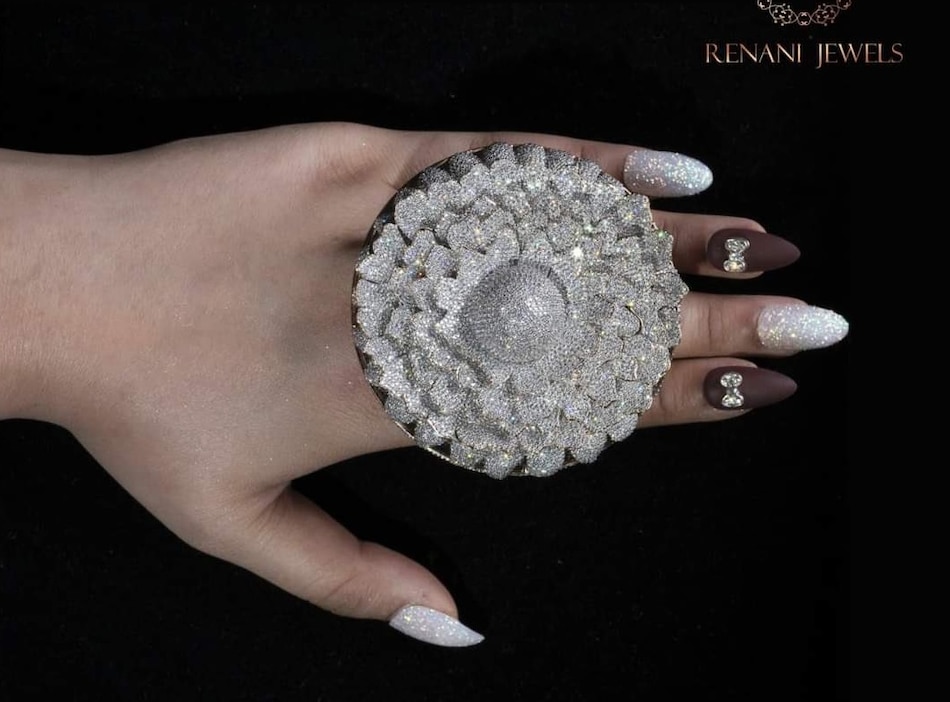 Anillo indio con 12,638 diamantes bate récord mundial