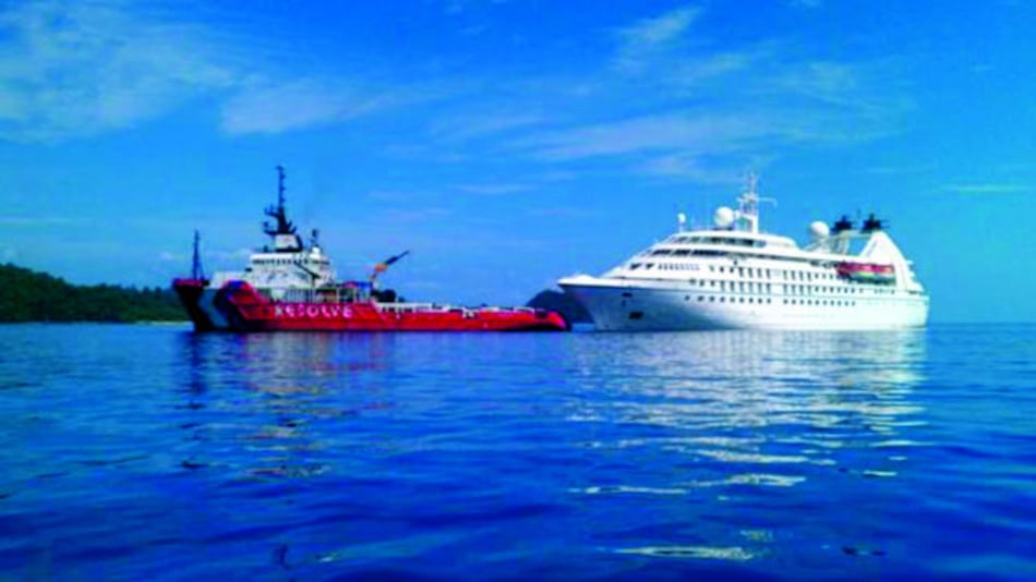 Denuncian a crucero por depositar basura