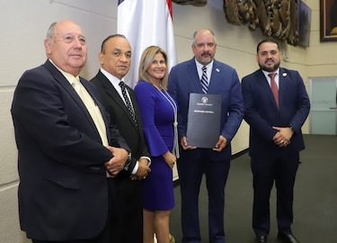 El pleno de la Asamblea ratifica a Lilibeth Cárdenas como nueva directora de la Senniaf