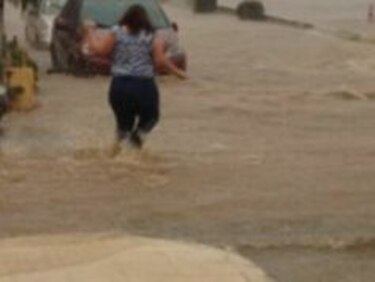 Fuertes lluvias en el país causaron estragos; rescatan a 5 menores