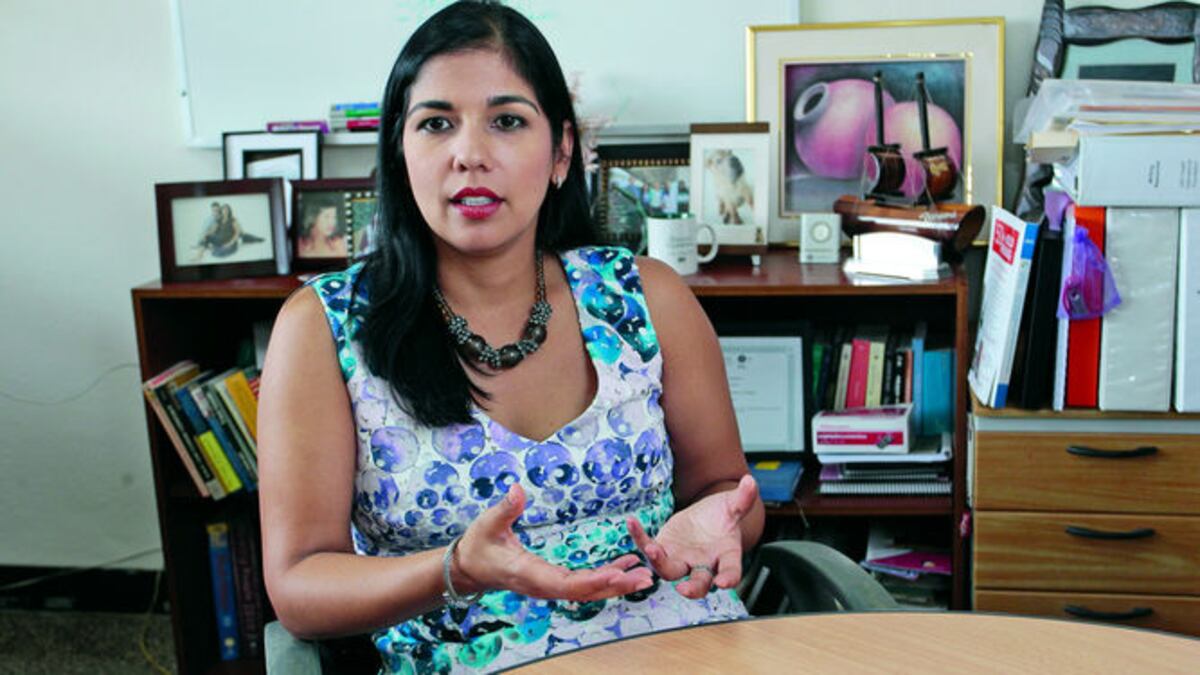 La Dra. Arlene Calvo resalta que, cuando se trata de la salud pública, no se debe bajar la guardia en prevención. A nivel individual, se debe mejorar la nutrición, que juega un papel